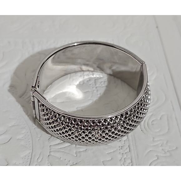 Vintage Sarah Coventry Silver Tone Bangle Clamper Bracelet 3D Metal Mesh - Picture 2 of 8